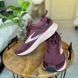 Women’s Brooks Levitate 4